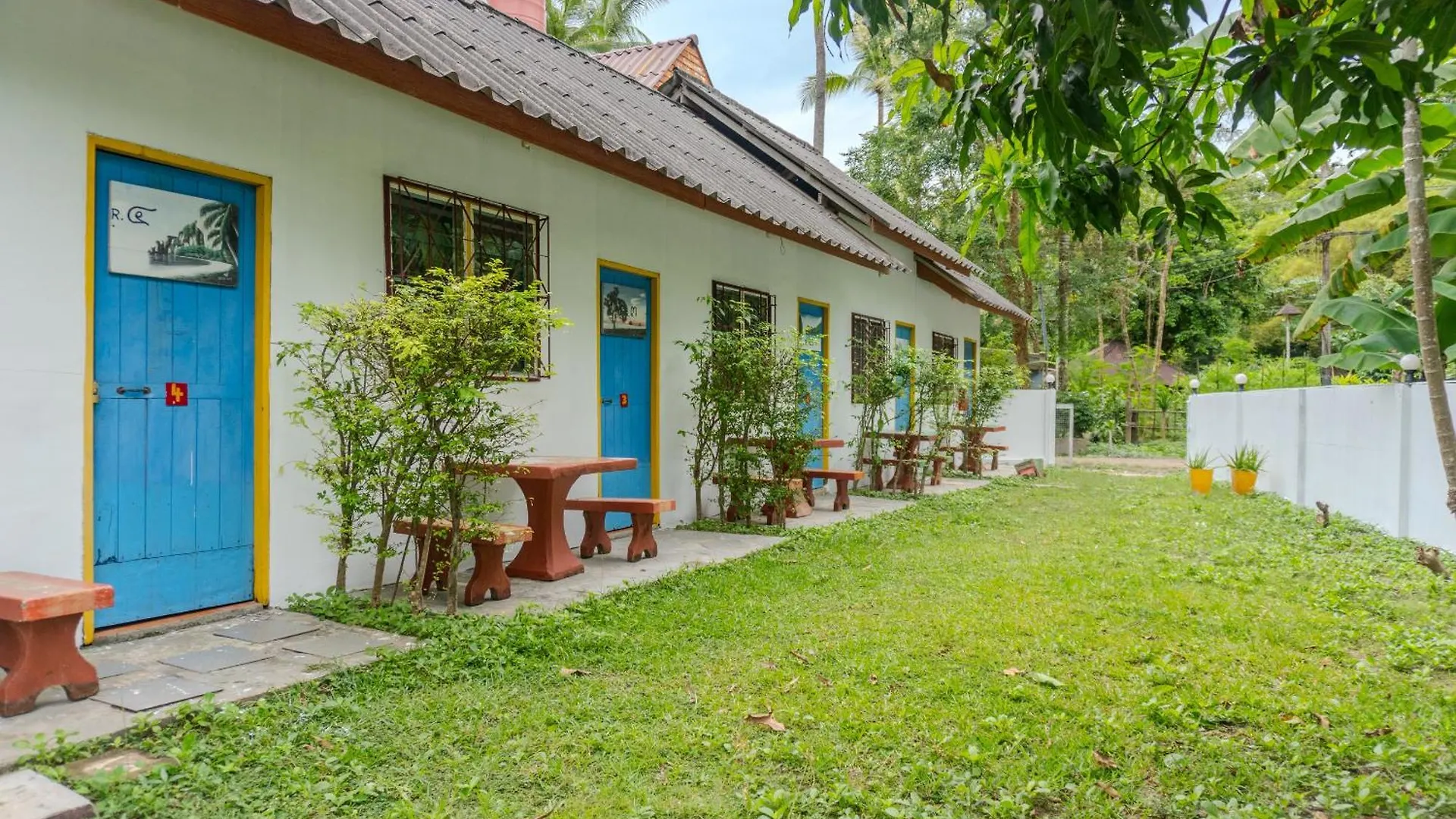 Hello Me Me Bungalow